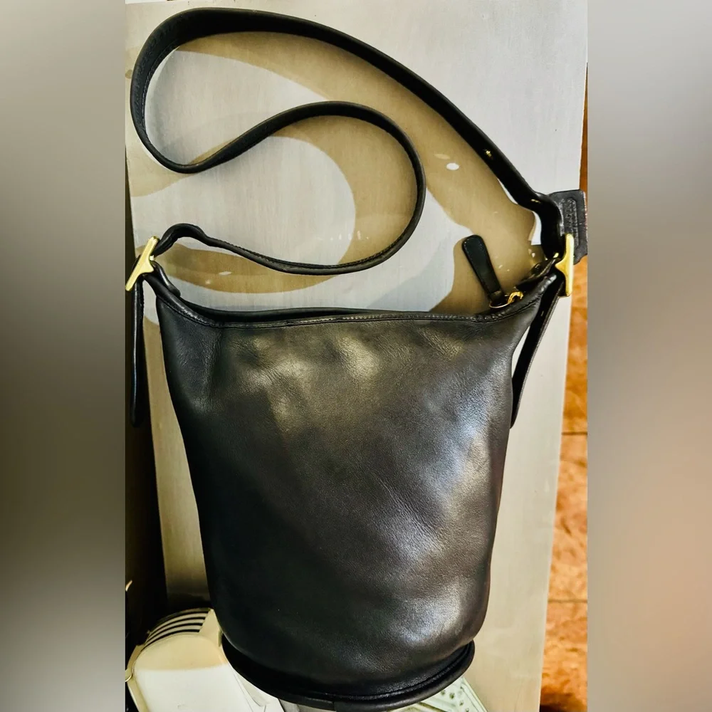 Coach 1993 Helen Berg's Legacy Bucket Bag - Black Glove-tanned leather & brass - Picture 3 of 16